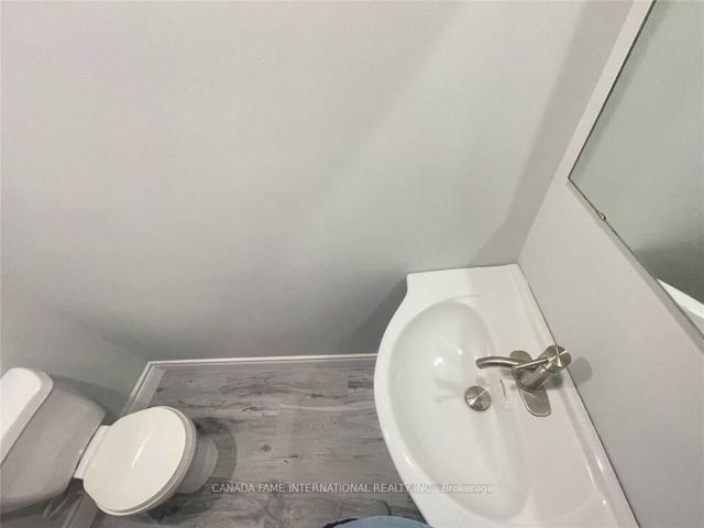 Ph04 - 330 Dixon Rd