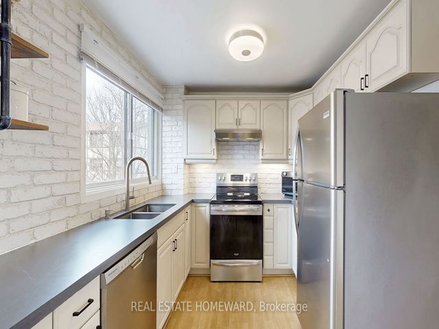 7 - 4 Bradbrook Rd