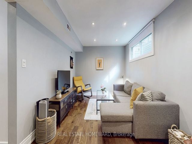 7 - 4 Bradbrook Rd