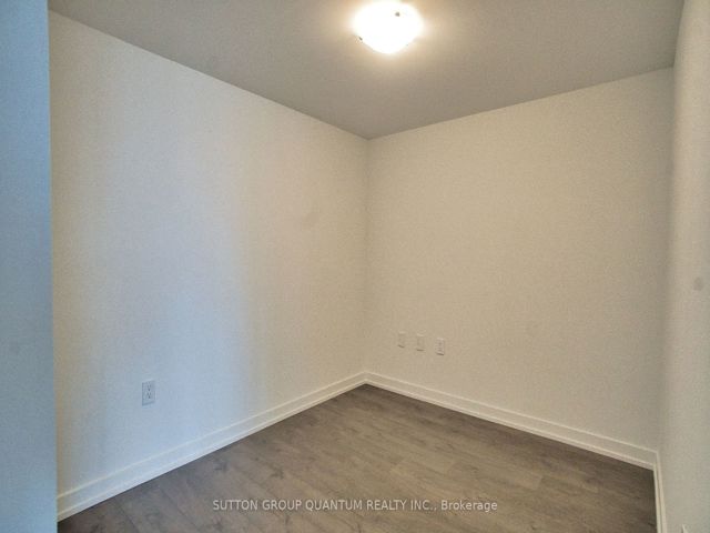 808 - 556 Marlee Ave