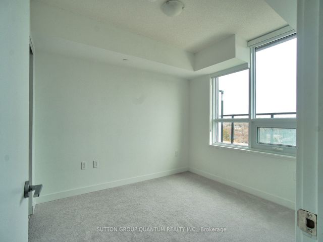 808 - 556 Marlee Ave