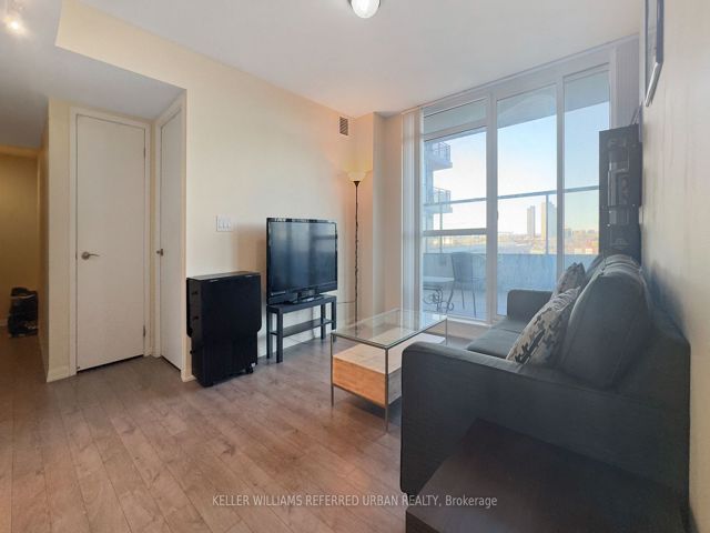 908 - 3091 Dufferin St