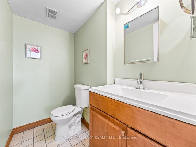 701 - 5 Frith Rd