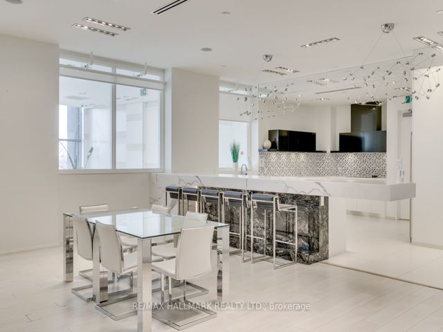 604 - 110 Marine Parade Dr