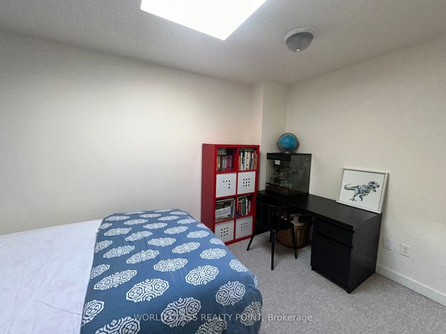 36 - 2059 Weston Rd