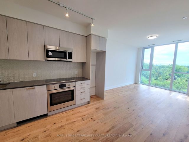 608 - 293 The Kingsway