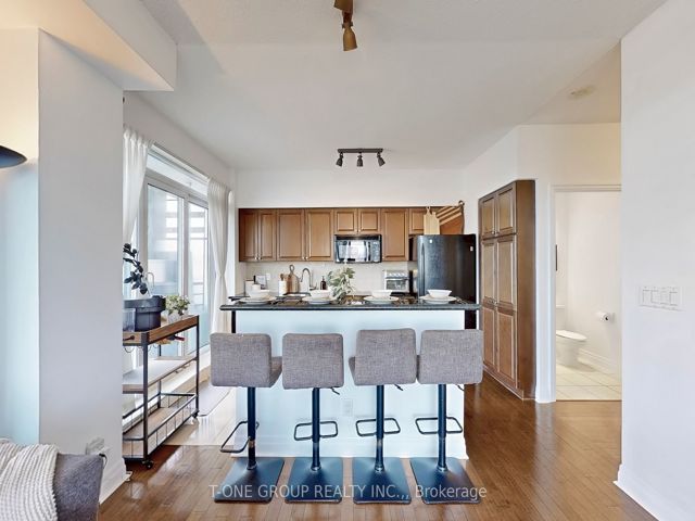 604 - 2119 Lake Shore Blvd