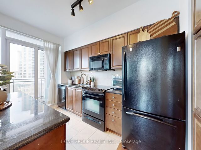 604 - 2119 Lake Shore Blvd