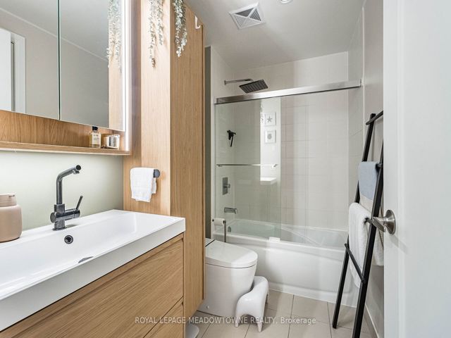 606 - 110 Marine Parade Dr