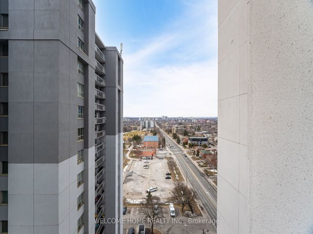 1401 - 1461 Lawrence Ave W