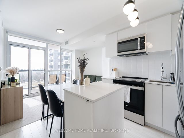 1401 - 1461 Lawrence Ave W