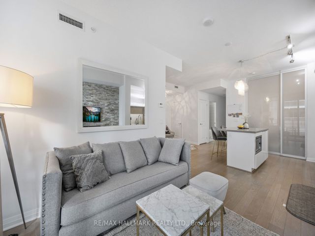 303 - 60 Annie Craig Dr