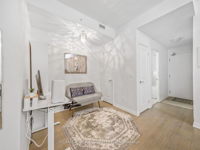 303 - 60 Annie Craig Dr