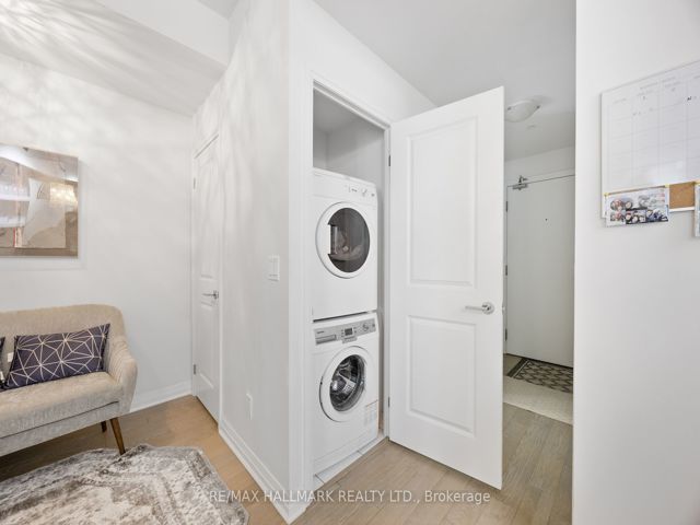 303 - 60 Annie Craig Dr