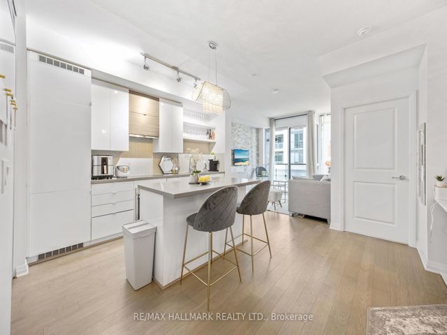 303 - 60 Annie Craig Dr