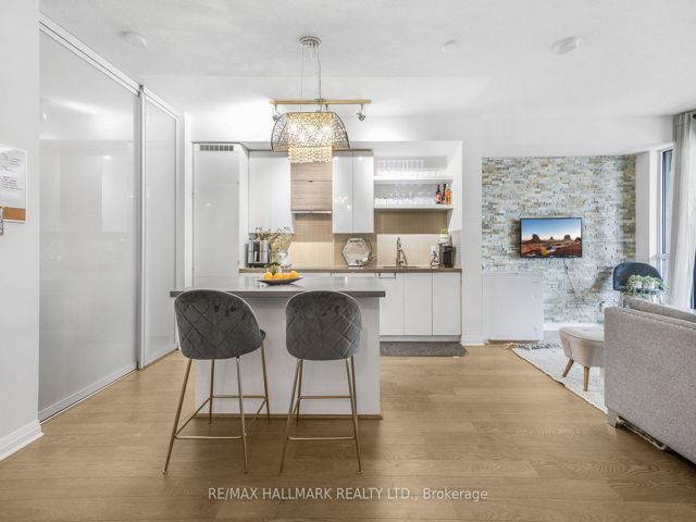 303 - 60 Annie Craig Dr