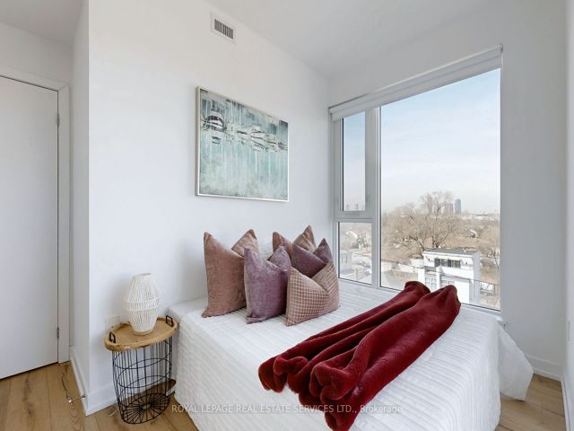 507 - 1195 The Queensway Ave