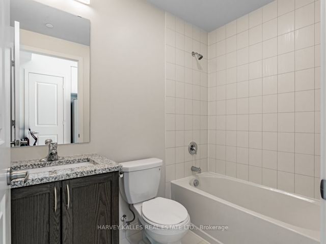 1002 - 38 Annie Craig Dr