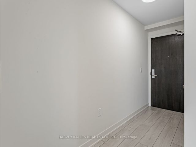 1002 - 38 Annie Craig Dr