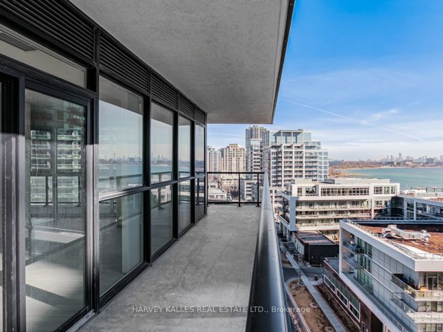 1002 - 38 Annie Craig Dr