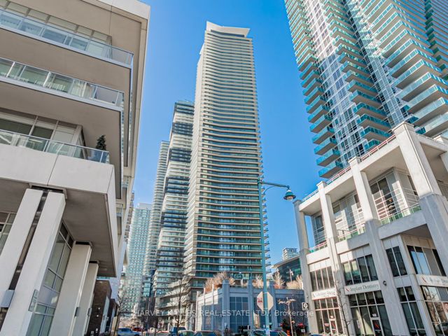 1002 - 38 Annie Craig Dr