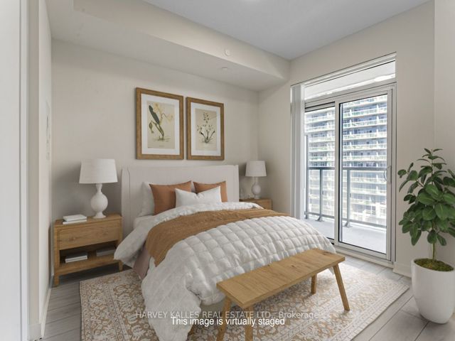 1002 - 38 Annie Craig Dr
