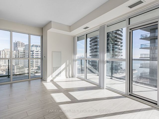 1002 - 38 Annie Craig Dr