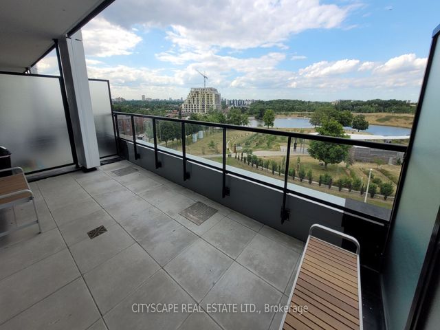 423 - 60 George Butchart Dr