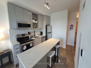 423 - 60 George Butchart Dr