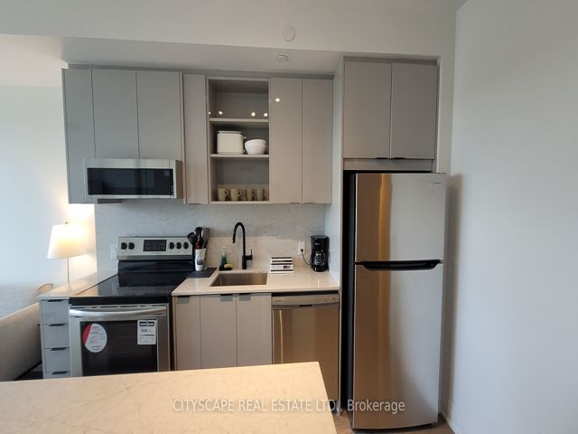 423 - 60 George Butchart Dr