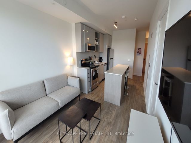 423 - 60 George Butchart Dr