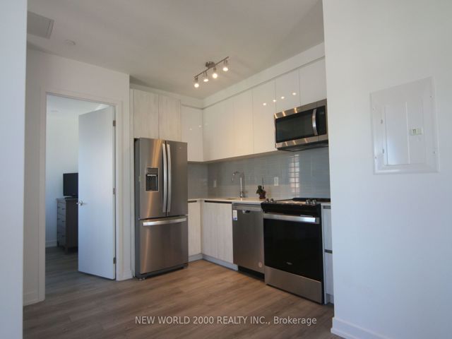 820 - 3100 Keele St