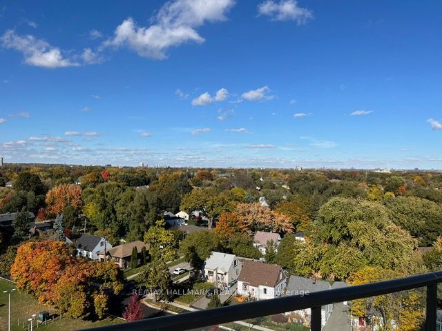 PH807 - 7 Smith Cres