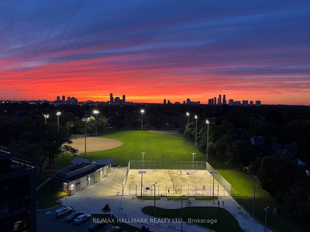 PH807 - 7 Smith Cres