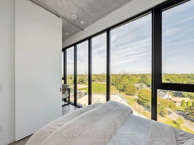 PH807 - 7 Smith Cres