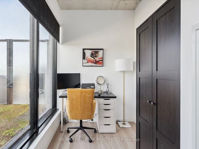 PH807 - 7 Smith Cres
