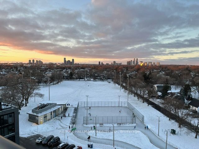 PH807 - 7 Smith Cres