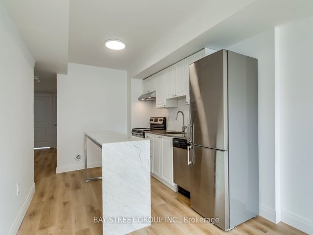 6 - 175 William Duncan Rd
