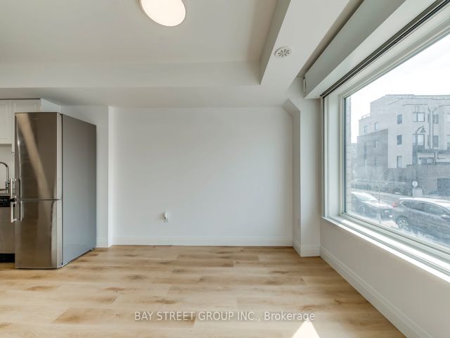 6 - 175 William Duncan Rd