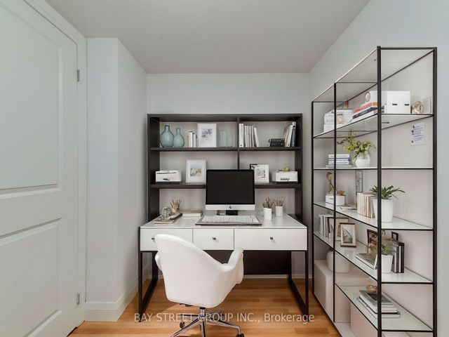 6 - 175 William Duncan Rd