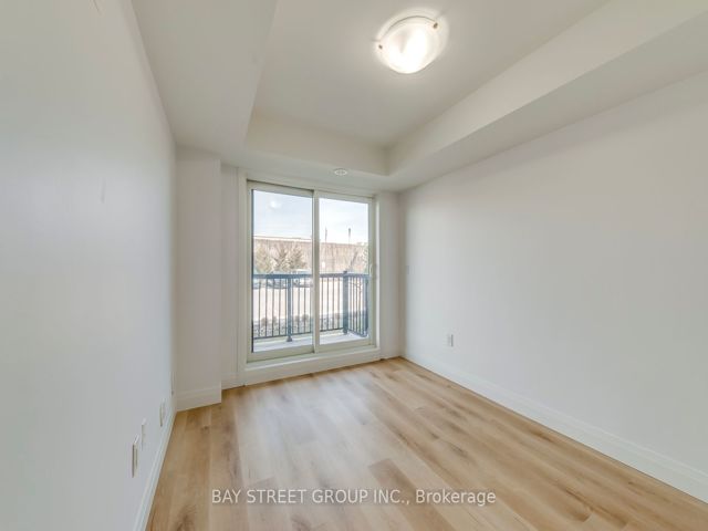 6 - 175 William Duncan Rd