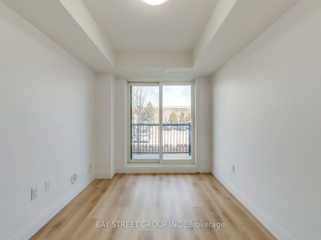 6 - 175 William Duncan Rd