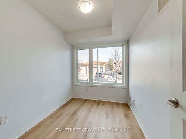 6 - 175 William Duncan Rd