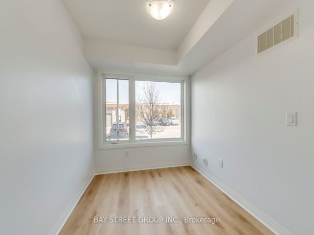 6 - 175 William Duncan Rd
