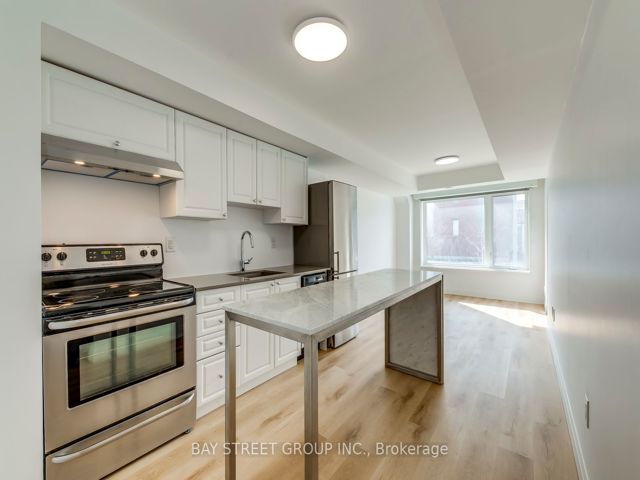 6 - 175 William Duncan Rd