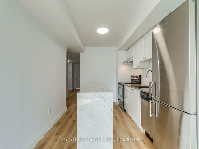 6 - 175 William Duncan Rd