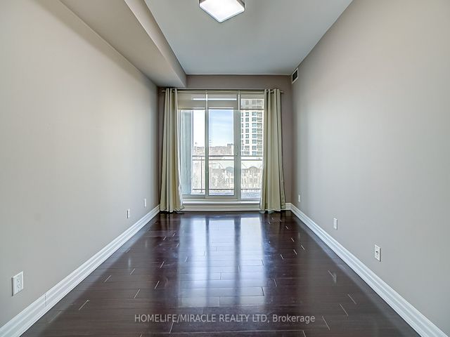 606 - 2119 Lakeshore Blvd W