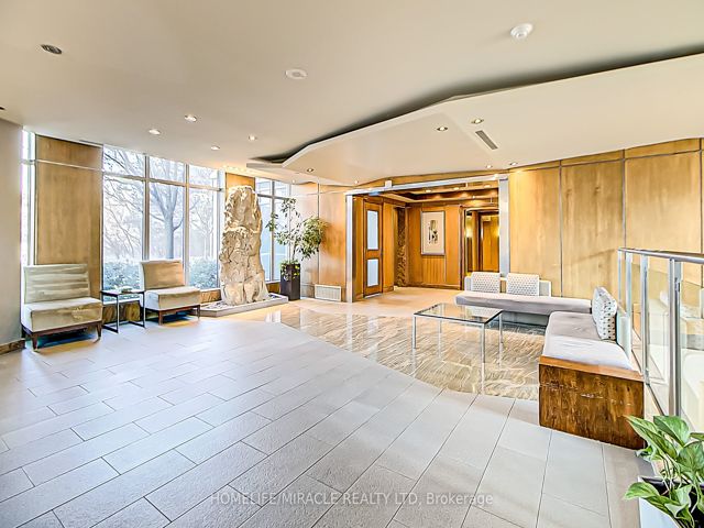 606 - 2119 Lakeshore Blvd W
