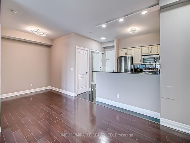606 - 2119 Lakeshore Blvd W