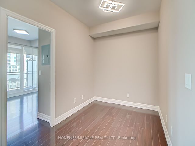 606 - 2119 Lakeshore Blvd W
